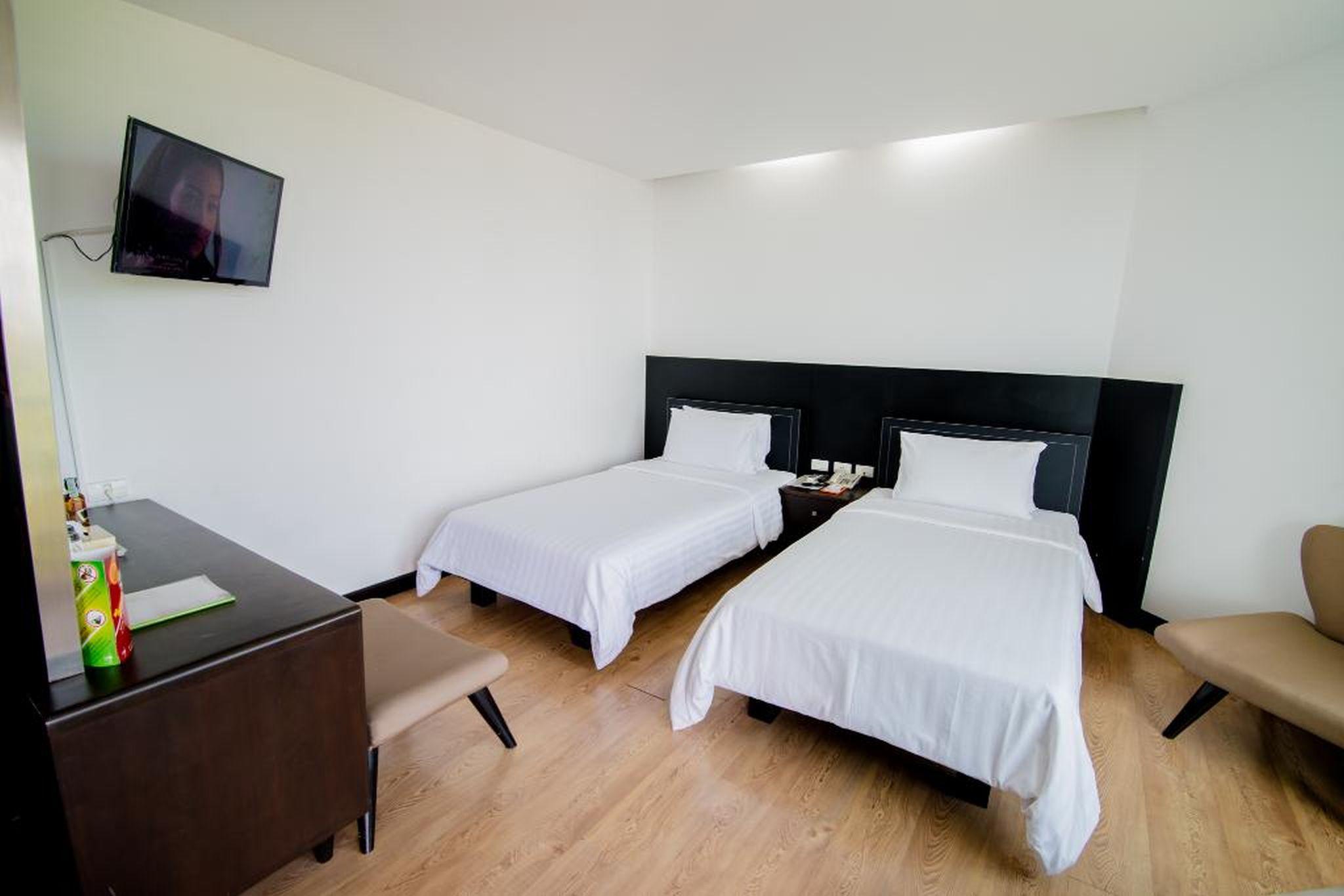 The Sez Hotel Банг Саен Экстерьер фото