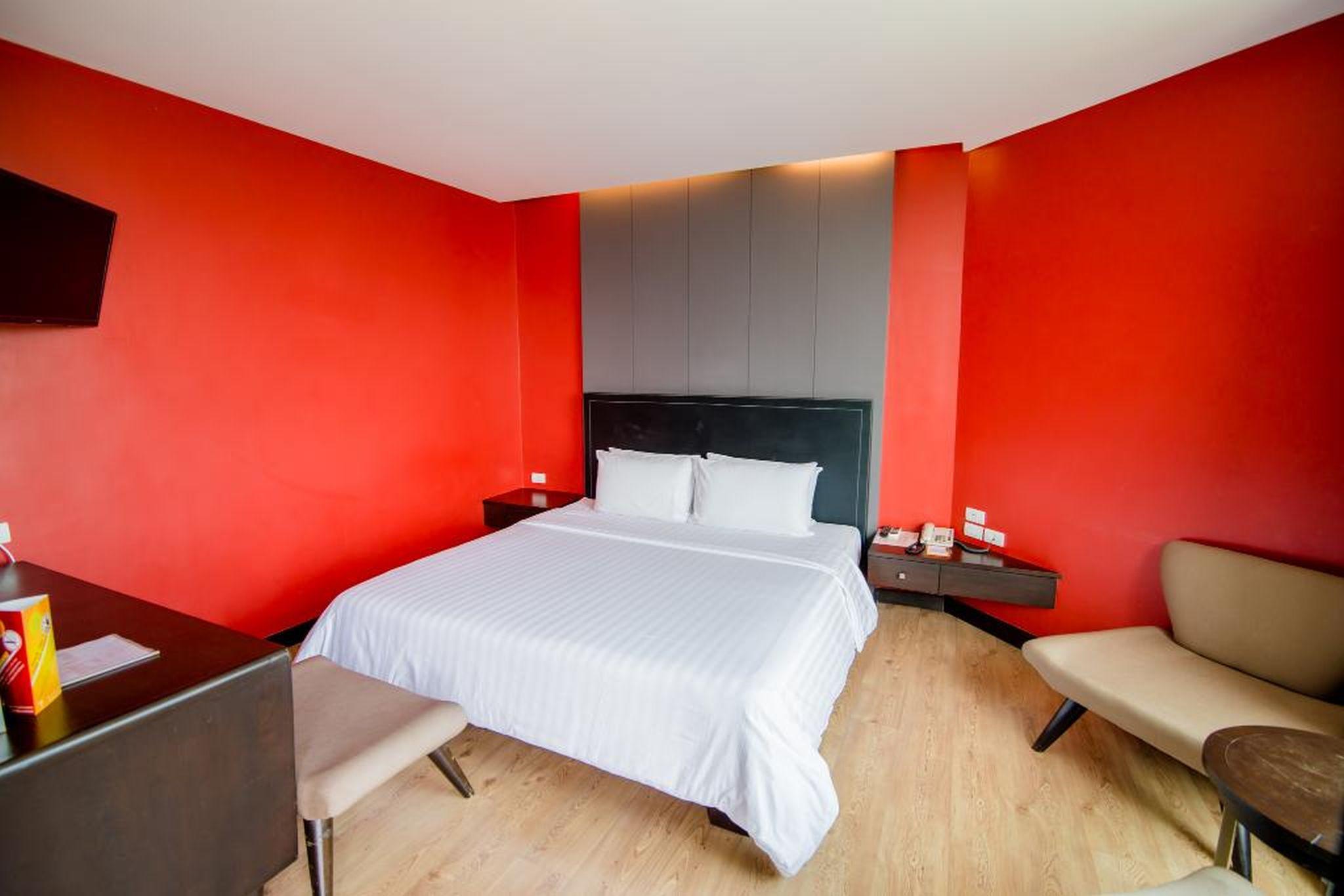 The Sez Hotel Банг Саен Экстерьер фото
