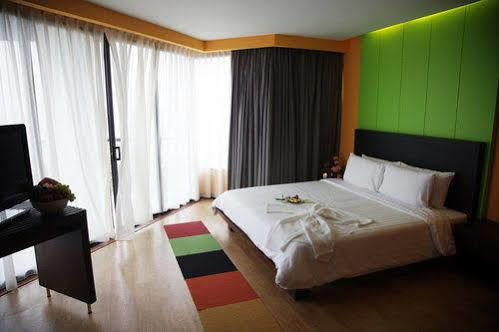 The Sez Hotel Банг Саен Экстерьер фото